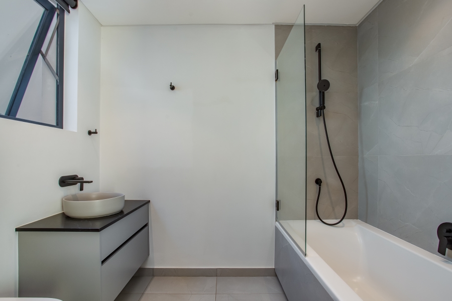 5 Bedroom Property for Sale in Val De Vie Estate Western Cape